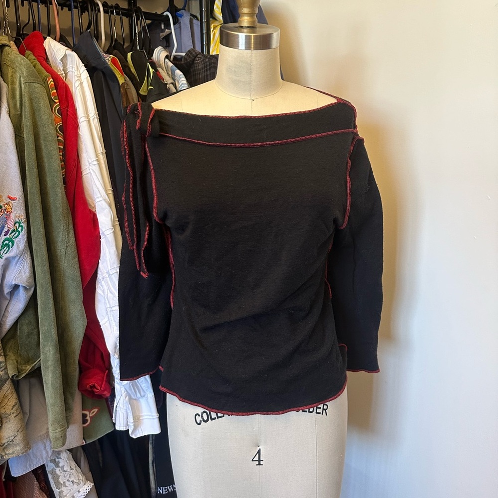 Anthropology black top